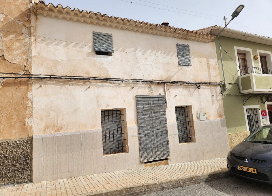 Resale - Stadthaus -
Yecla