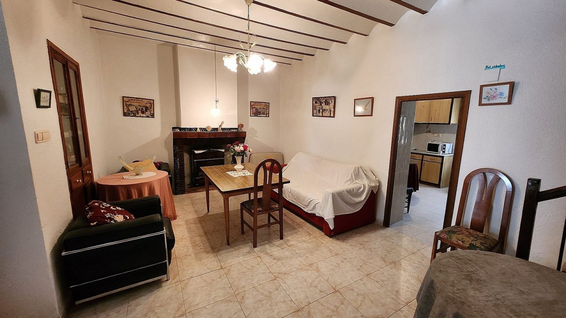 Resale - Stadthaus -
Yecla