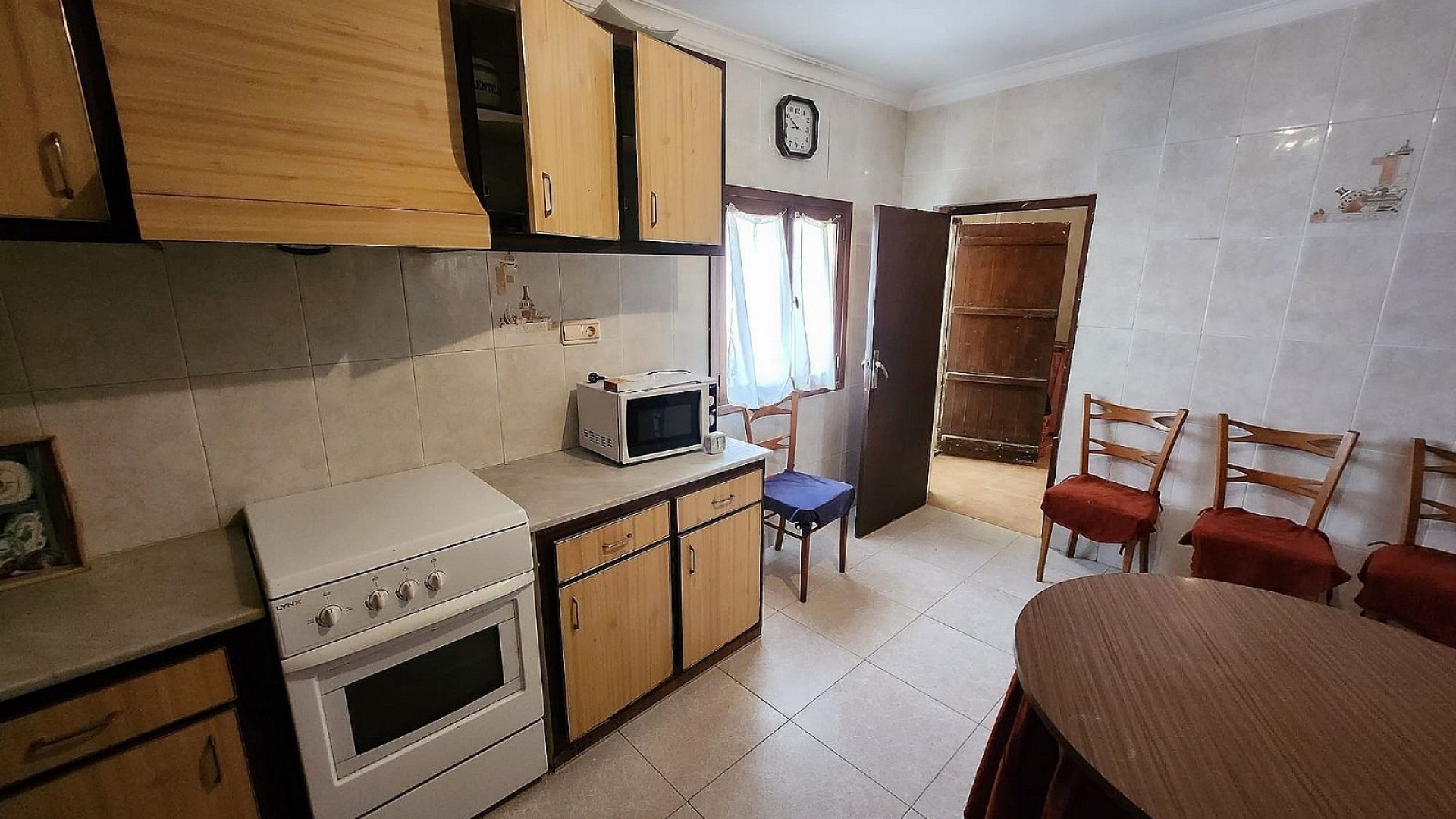 Resale - Stadthaus -
Yecla