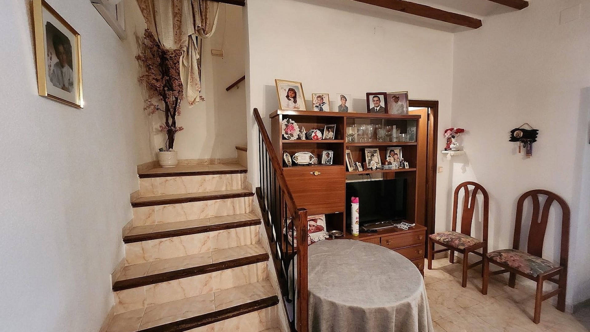 Resale - Stadthaus -
Yecla