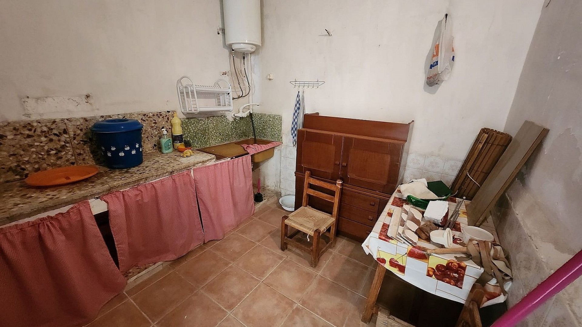 Resale - Stadthaus -
Yecla