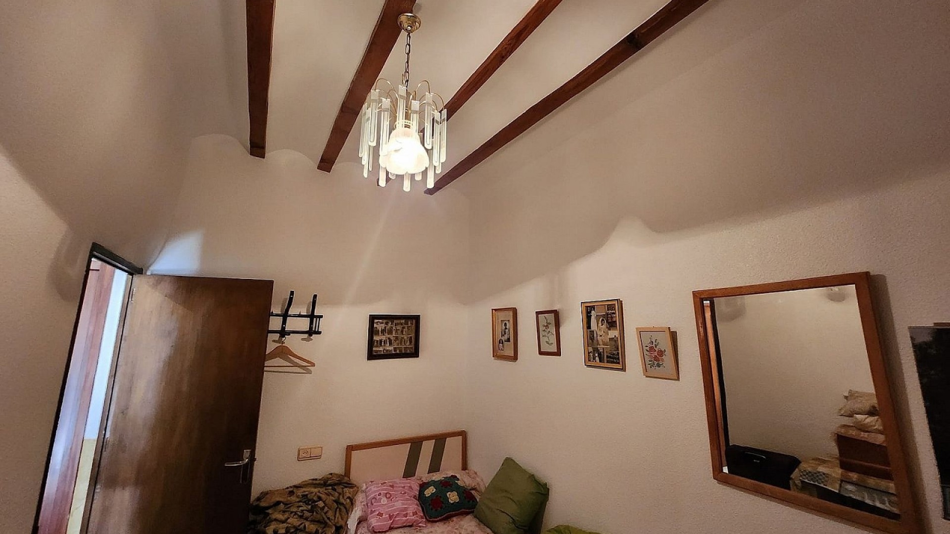 Resale - Stadthaus -
Yecla