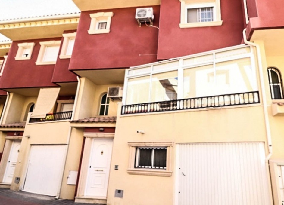 Resale - Town house -
Catral
