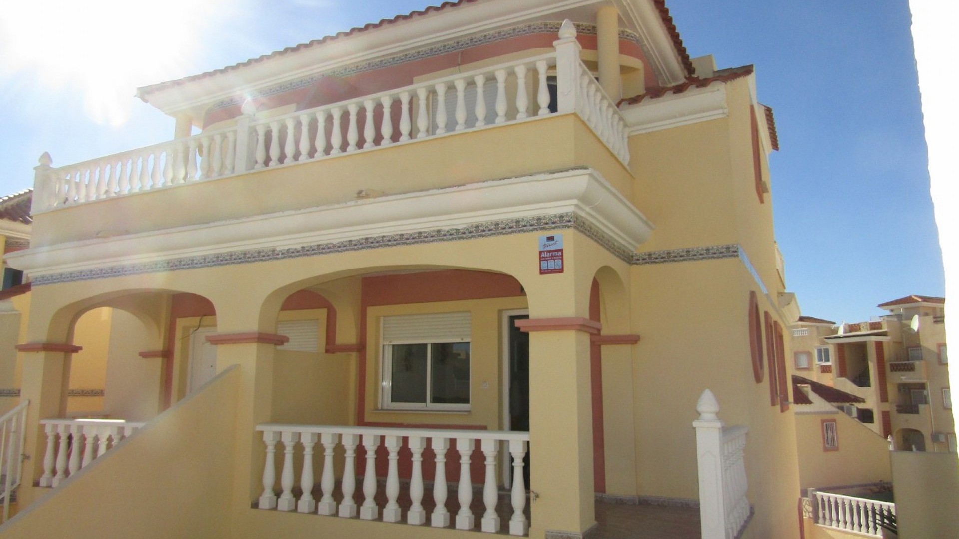 Resale - Town house -
Villamartín