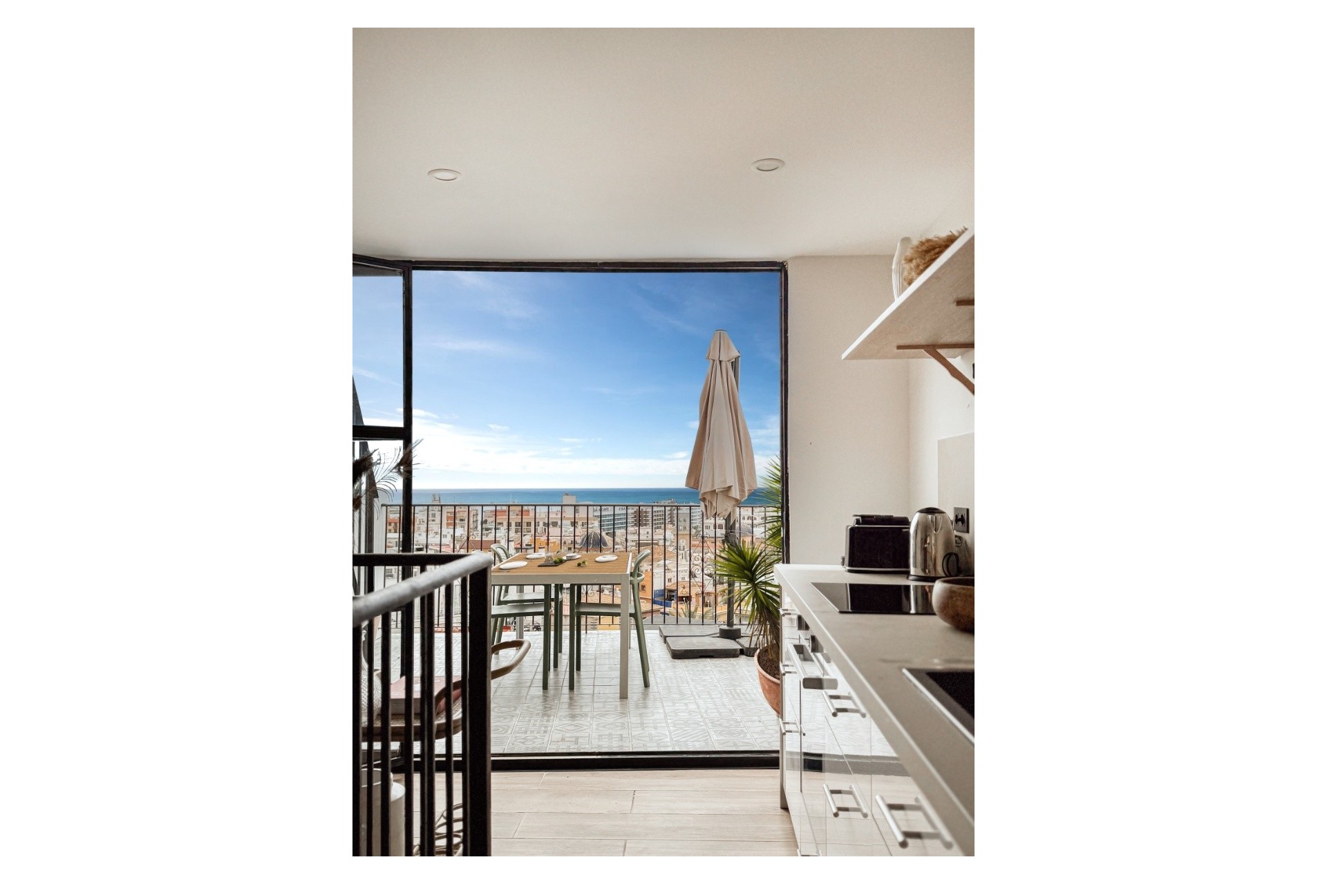 Resale - Townhouse -
Alicante - Alicante (Alacant)