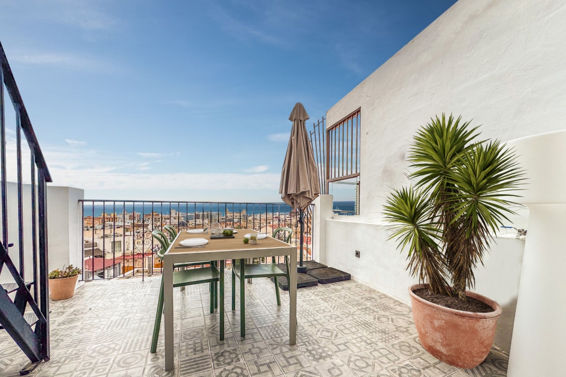 Resale - Townhouse -
Alicante - Alicante (Alacant)
