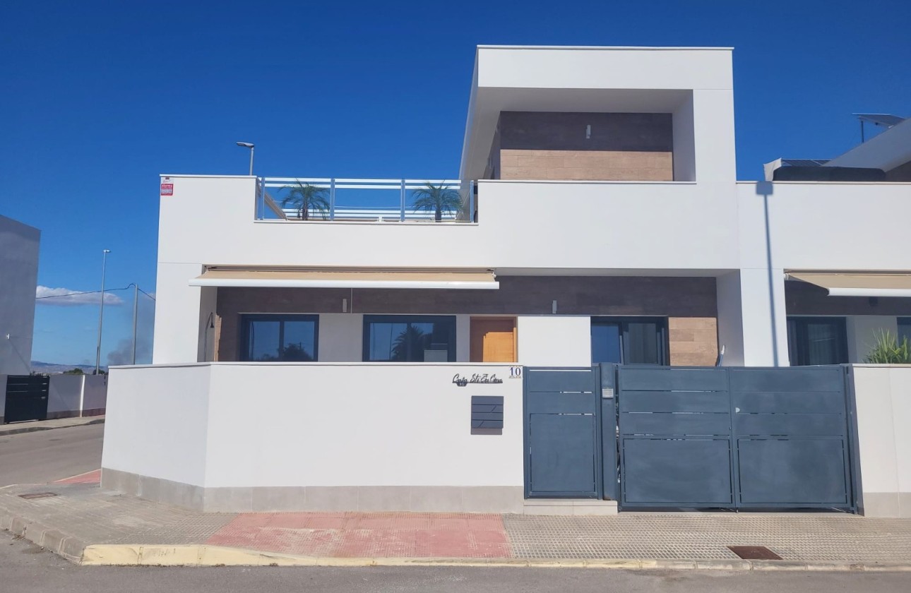 Resale - Townhouse -
Daya Vieja