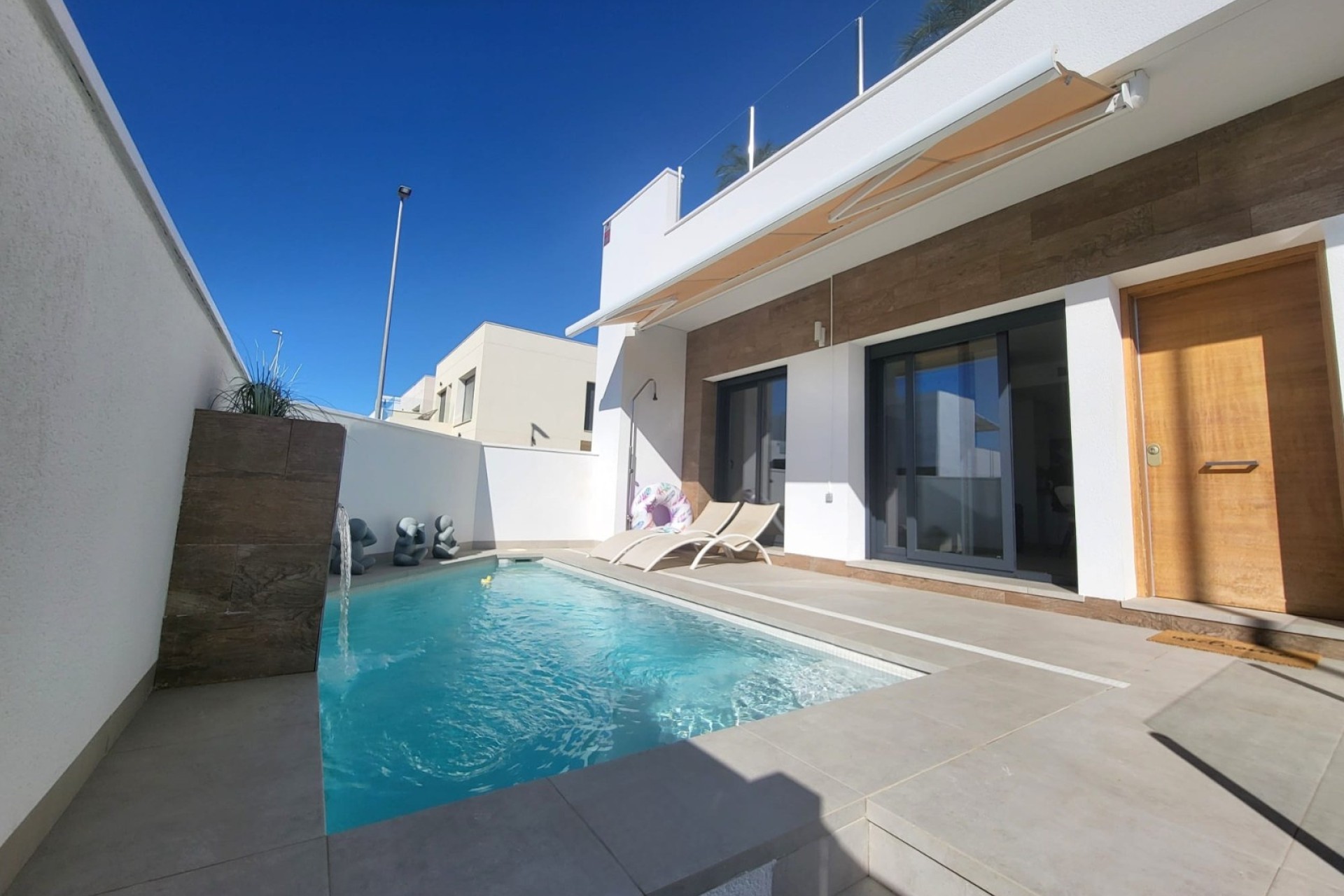 Resale - Townhouse -
Daya Vieja