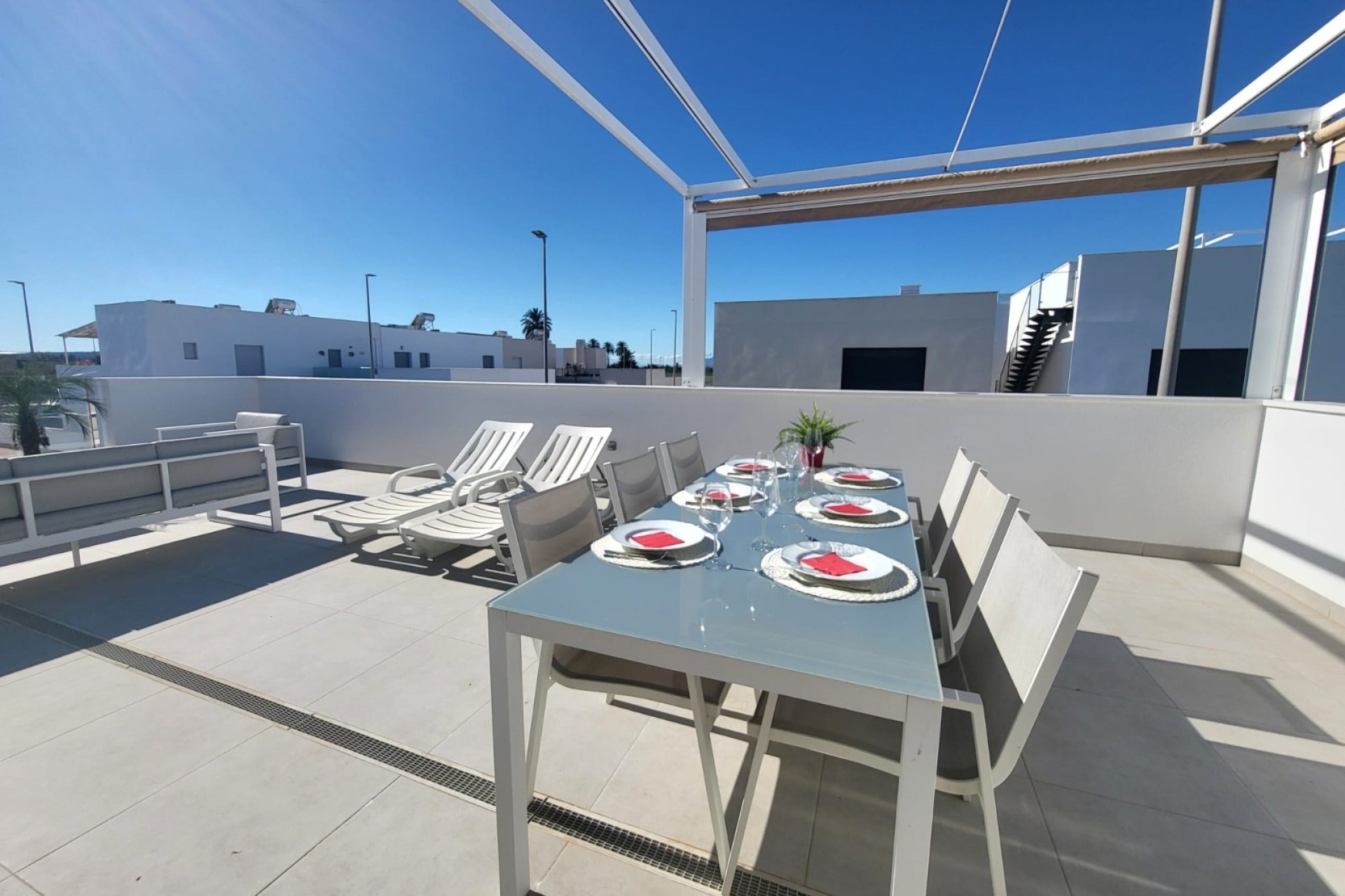 Resale - Townhouse -
Daya Vieja