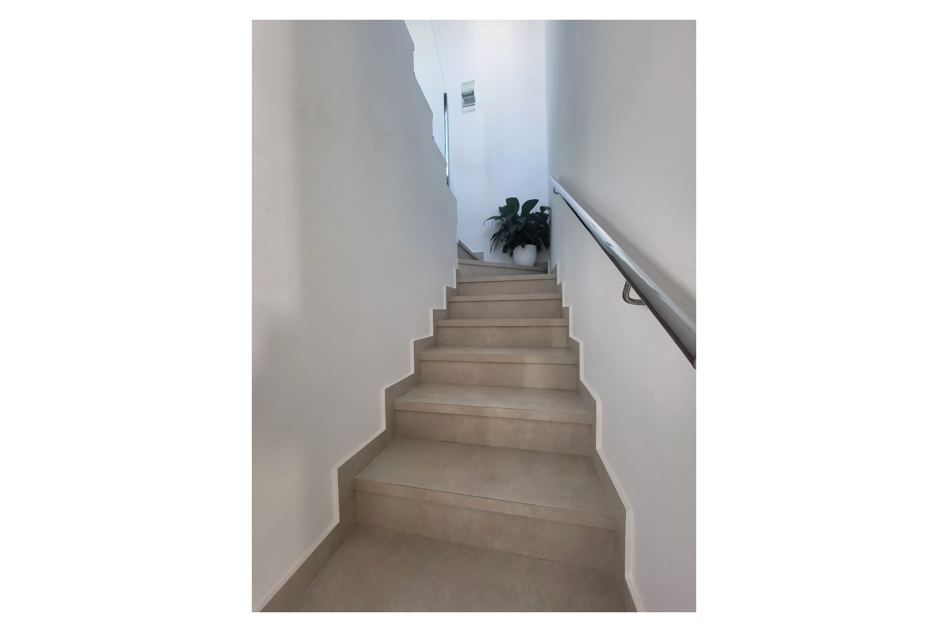 Resale - Townhouse -
Daya Vieja