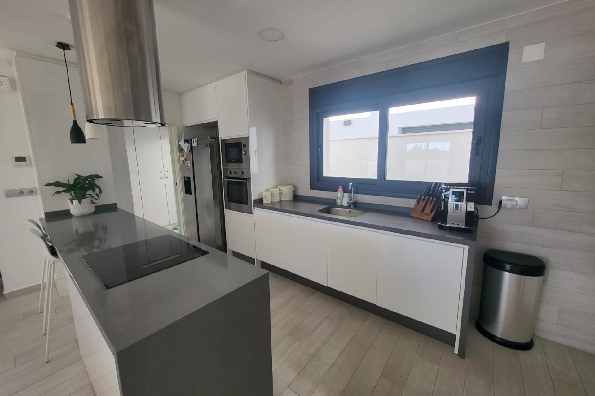 Resale - Townhouse -
Daya Vieja