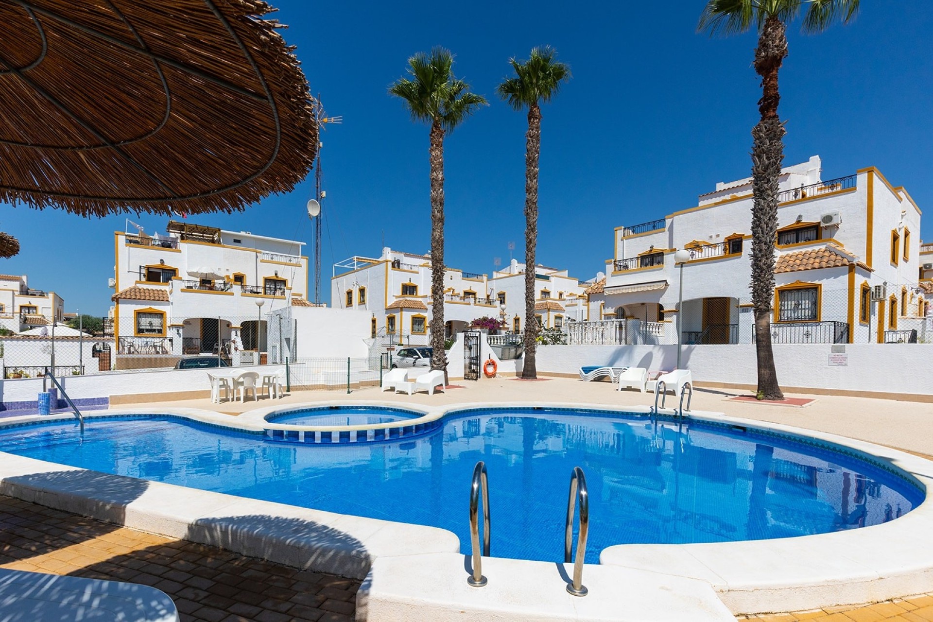 Resale - Townhouse -
Entre Naranjo - Vistabella Golf - Entre Naranjos - Vistabella Golf