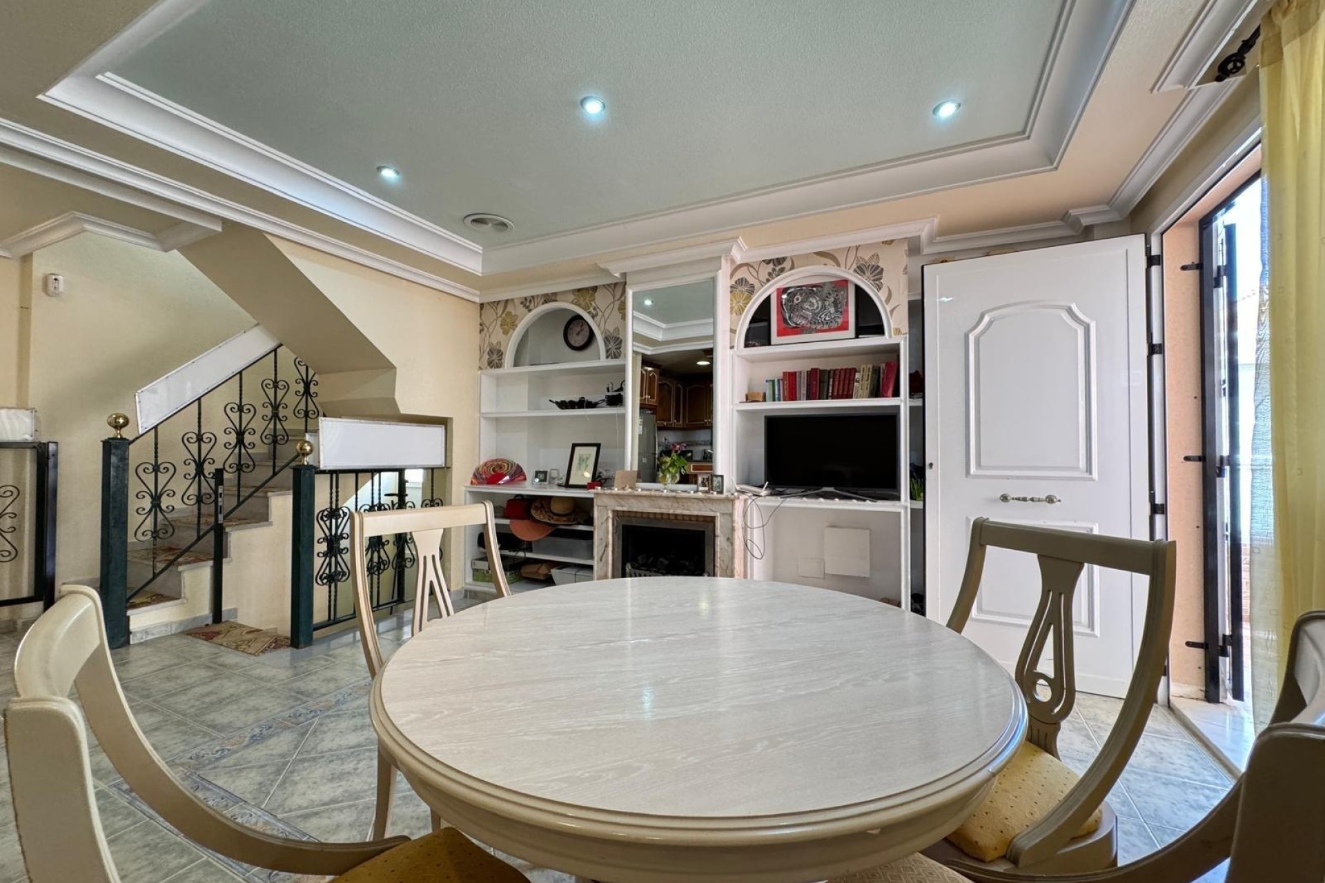 Resale - Townhouse -
Guardamar del Segura - Urbanizaciones