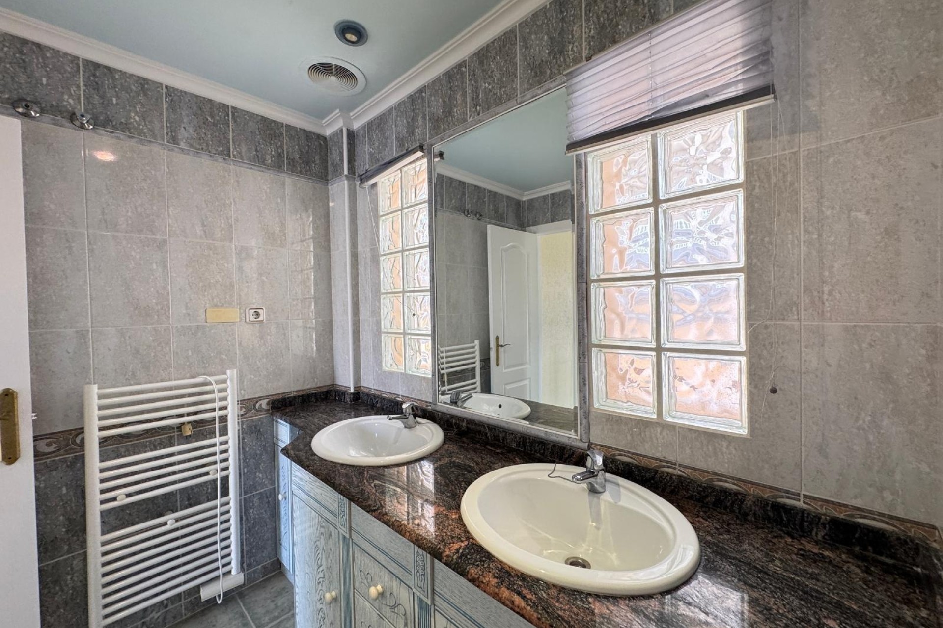 Resale - Townhouse -
Guardamar del Segura - Urbanizaciones