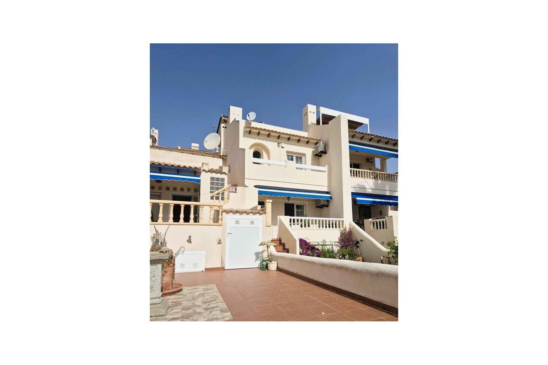 Resale - Townhouse -
Las Ramblas Golf - Inland