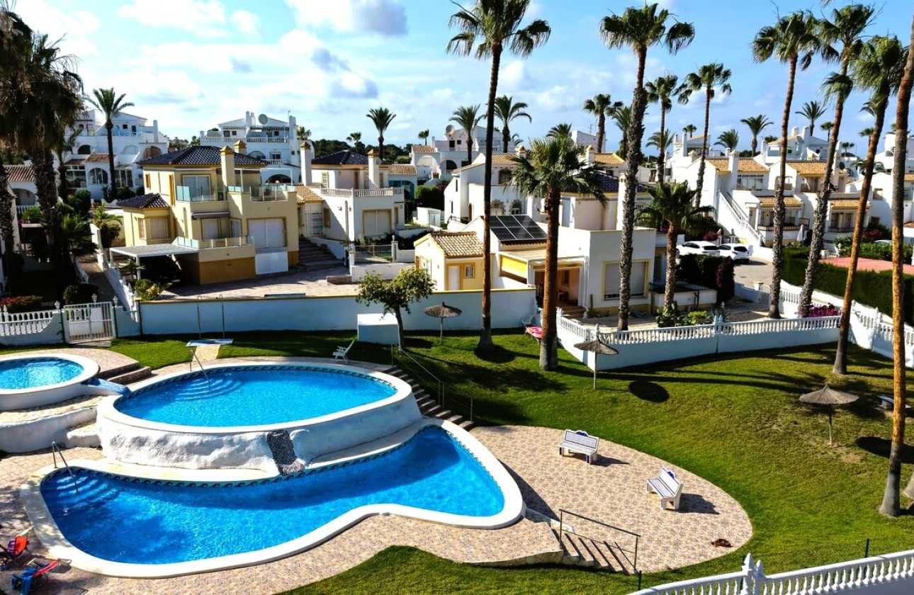 Resale - Townhouse -
Los Dolses - Inland
