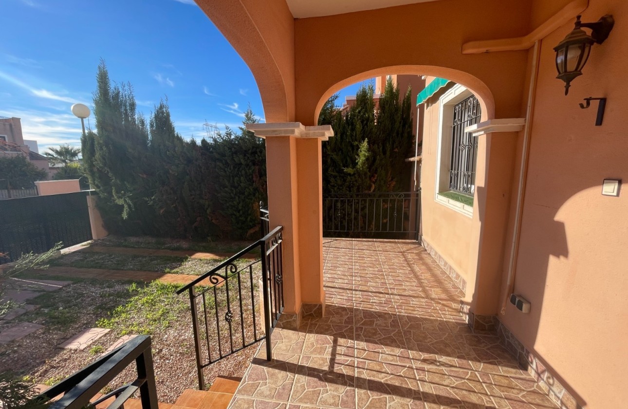 Resale - Townhouse -
Los Montesinos - La Herrada