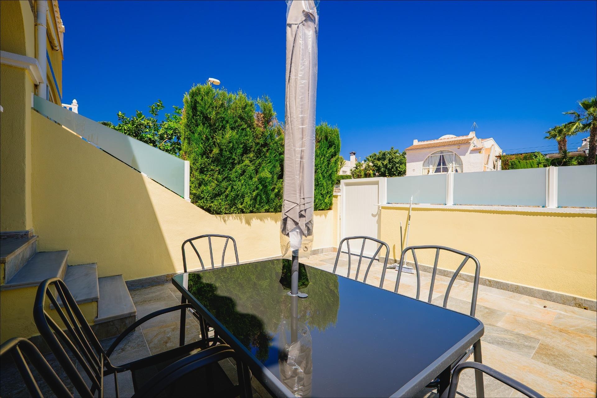 Resale - Townhouse -
Orihuela Costa - Las Filipinas