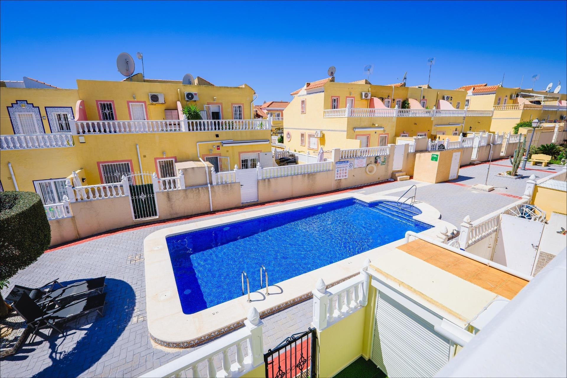 Resale - Townhouse -
Orihuela Costa - Las Filipinas