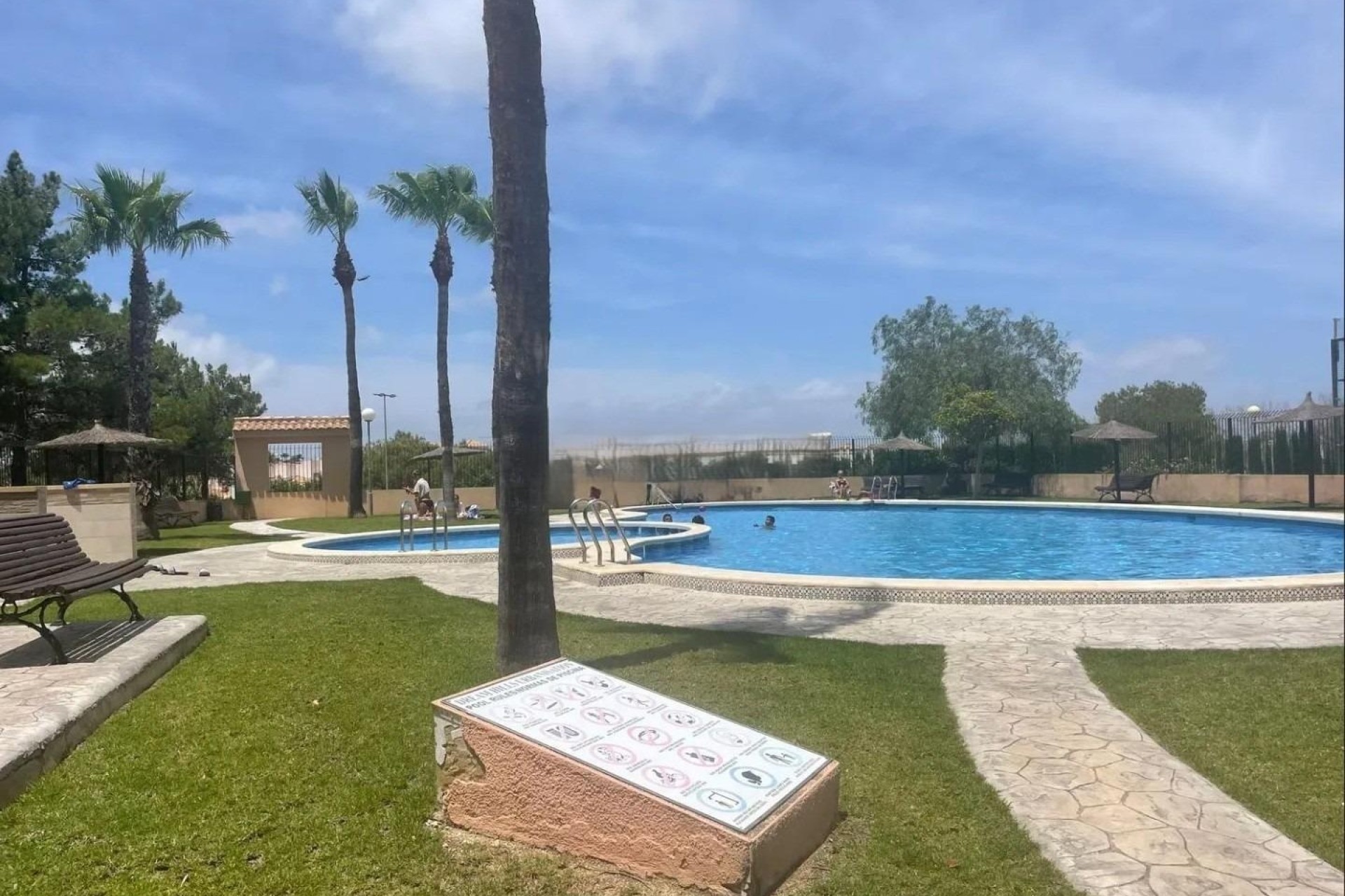 Resale - Townhouse -
Orihuela Costa - Los Almendros-la Florida