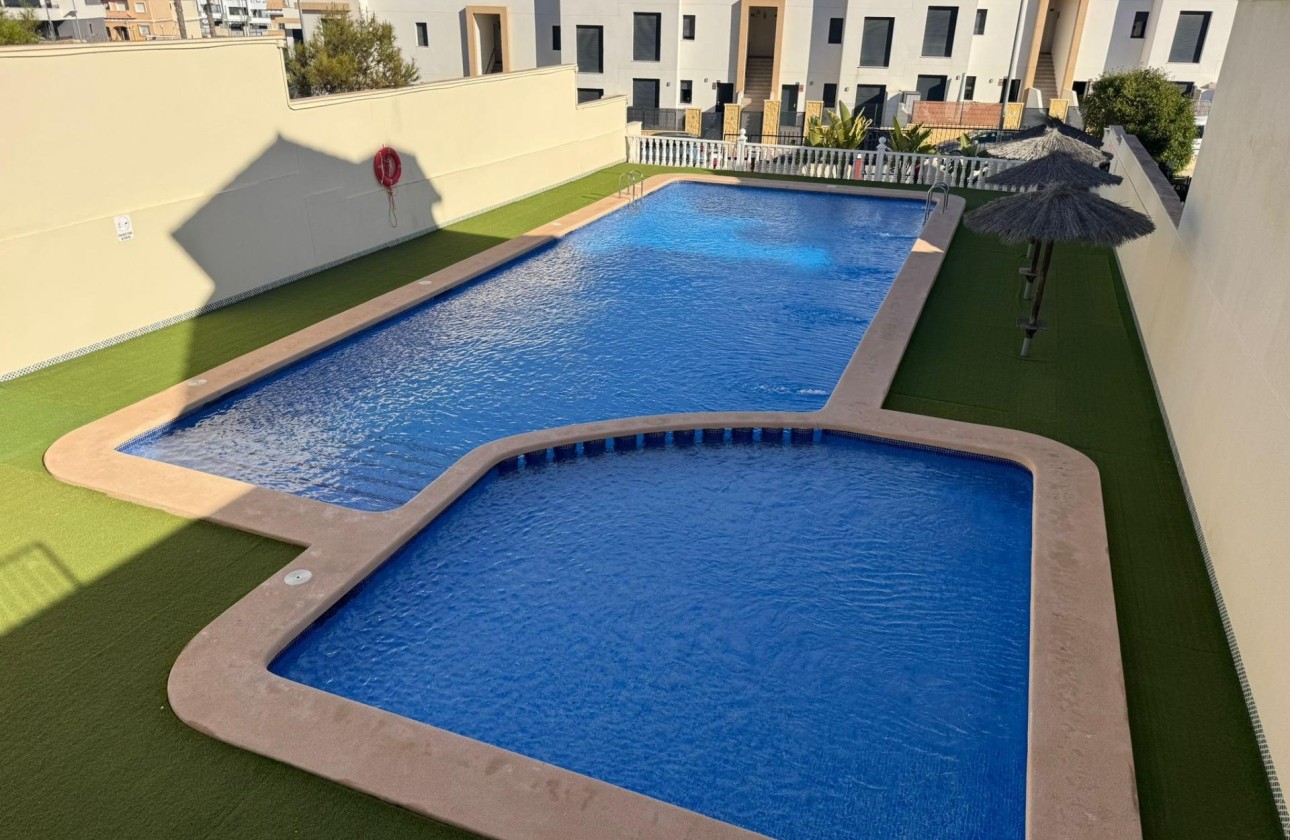 Resale - Townhouse -
Orihuela Costa - Los Dolses