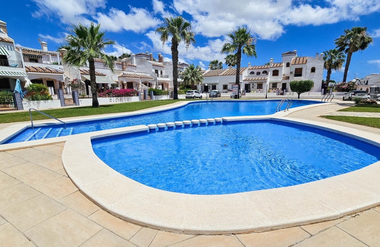 Resale - Townhouse -
Orihuela Costa - Villamartín