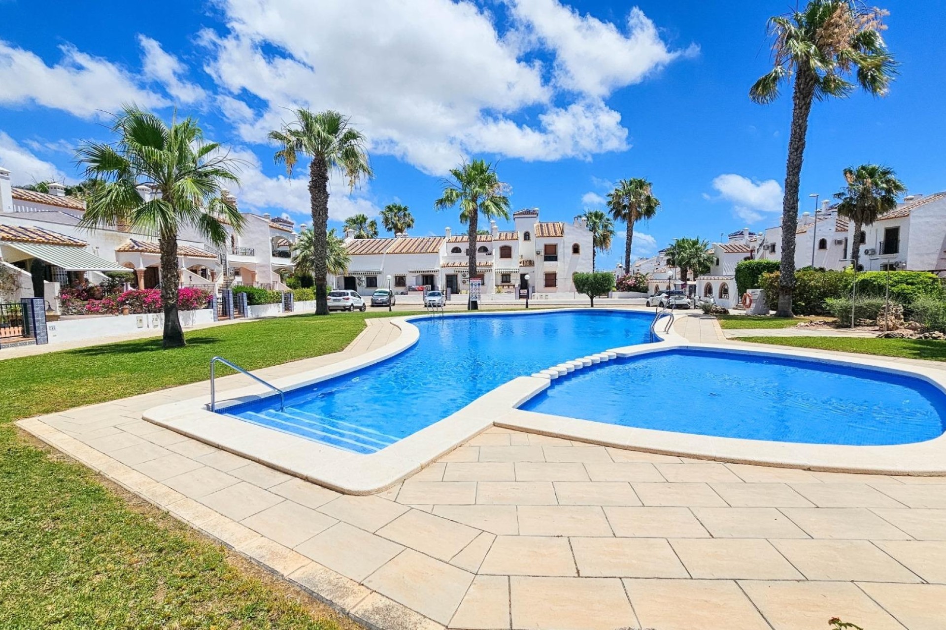 Resale - Townhouse -
Orihuela Costa - Villamartín