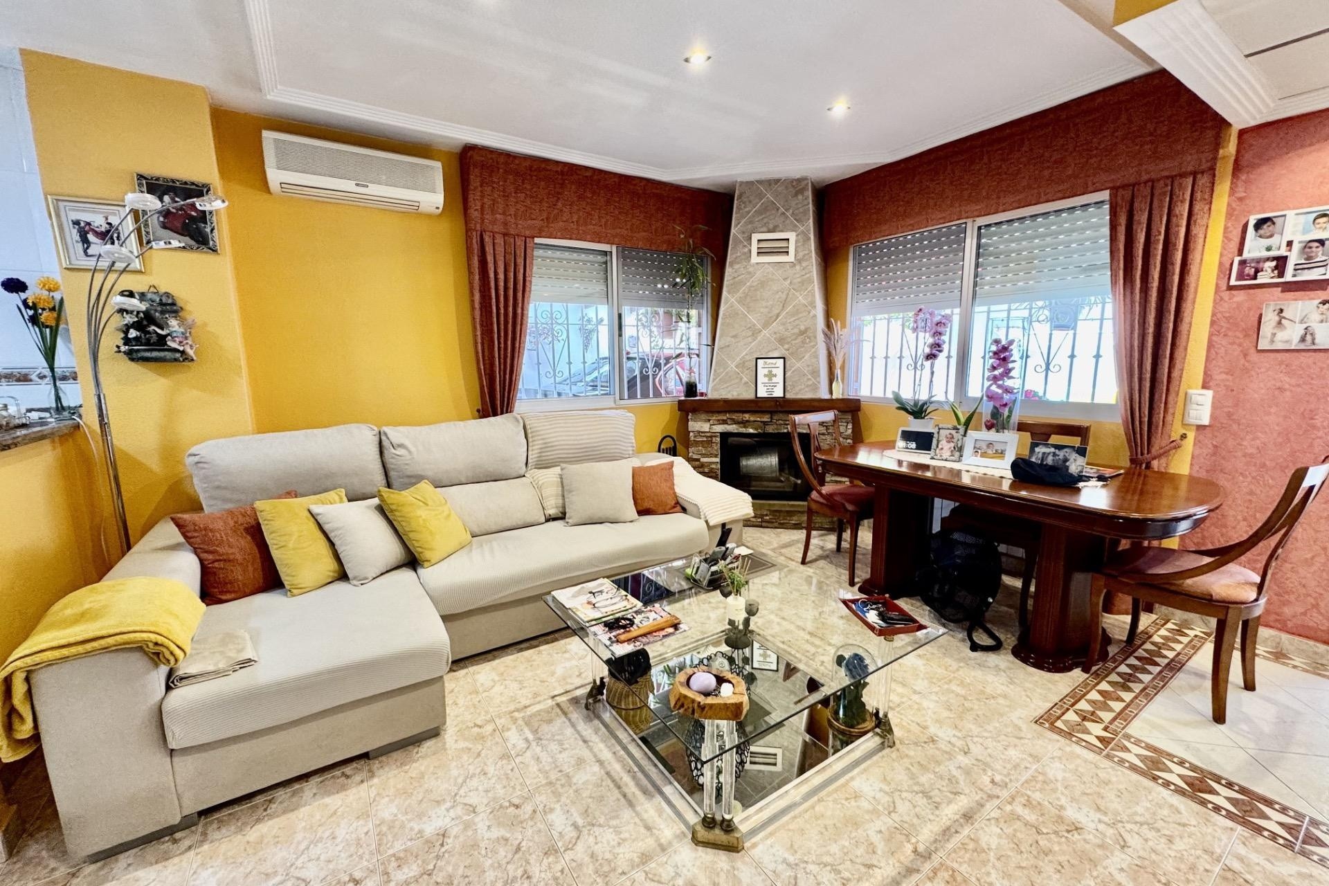 Resale - Townhouse -
Orihuela - Urbanización Perla del Mar