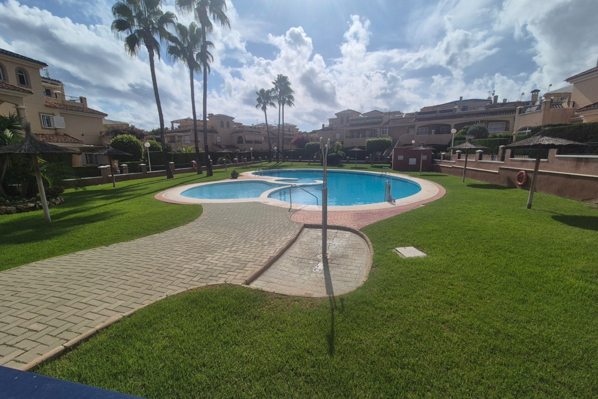 Resale - Townhouse -
Pilar de la Horadada - Mil Palmeras
