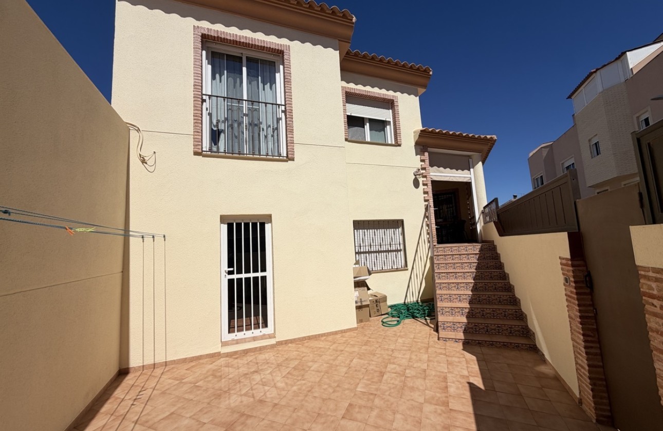 Resale - Townhouse -
Pilar De La Horradada