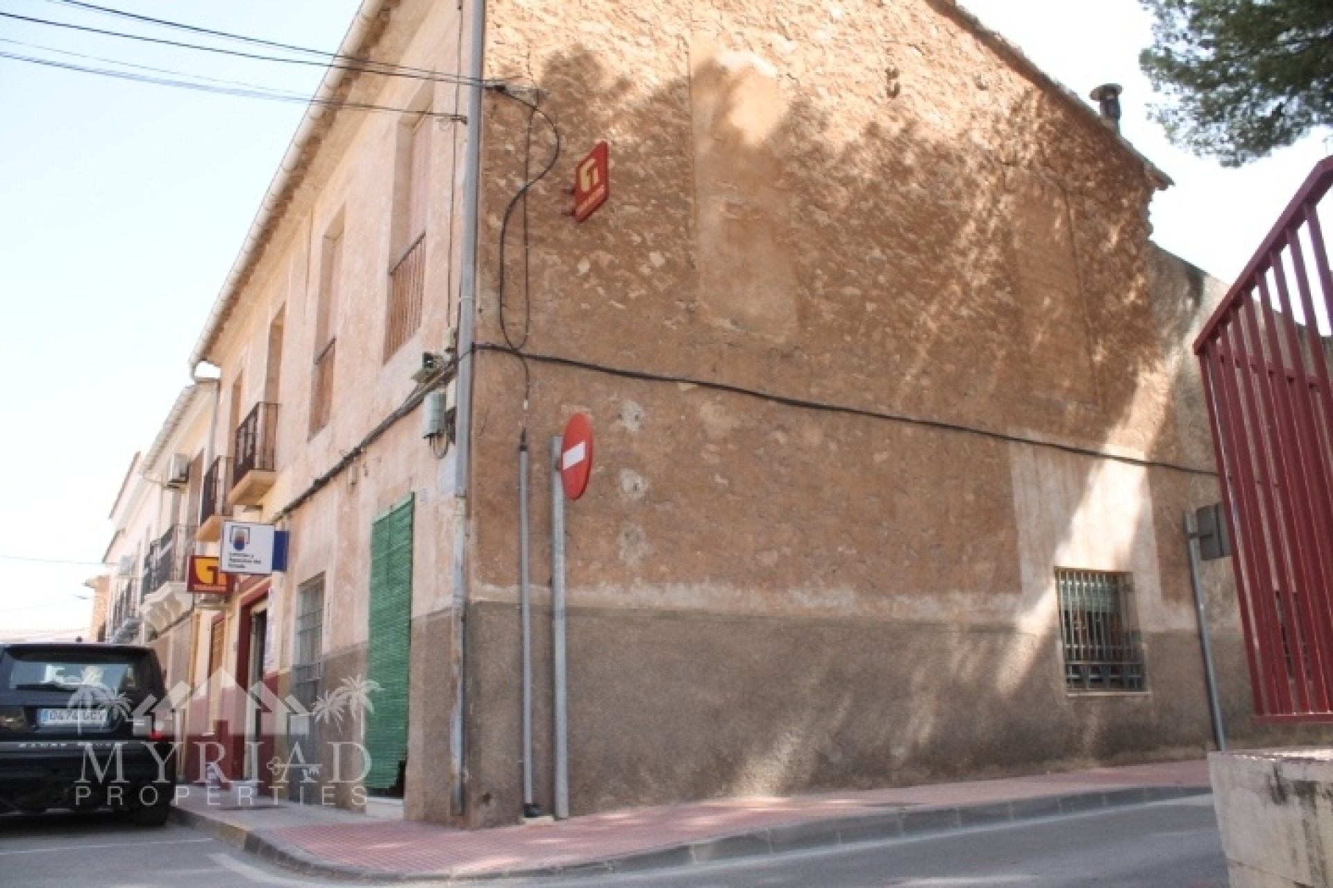 Resale - Townhouse -
Pinoso - calle lepanto