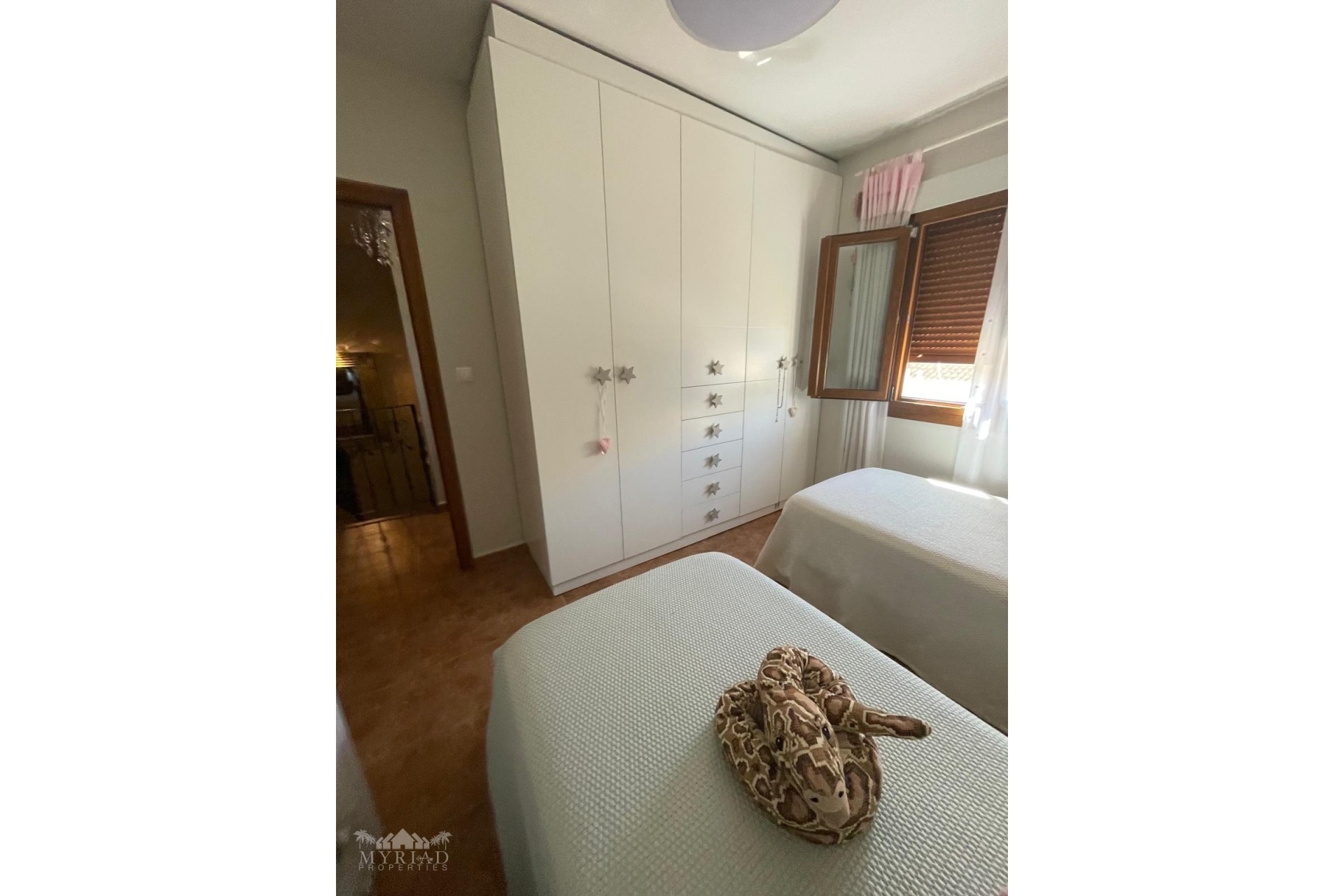 Resale - Townhouse -
Pinoso - Pinoso Alicante