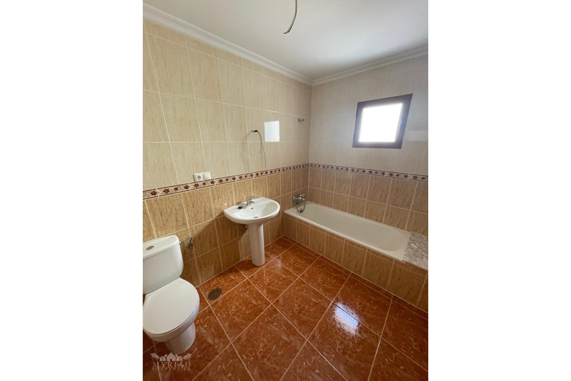 Resale - Townhouse -
Pinoso - Pinoso Alicante