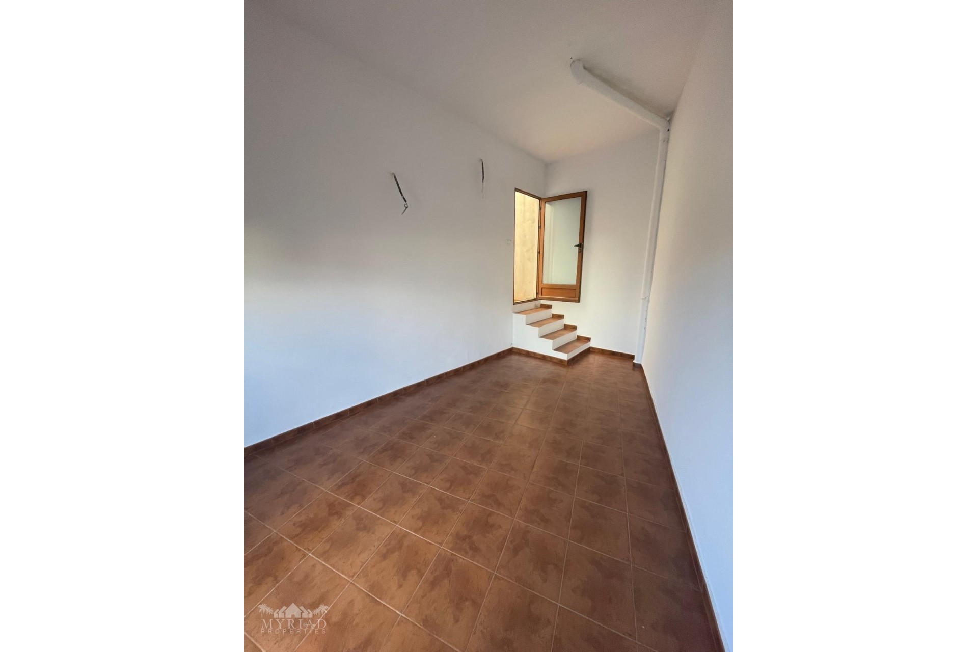 Resale - Townhouse -
Pinoso - Pinoso Alicante
