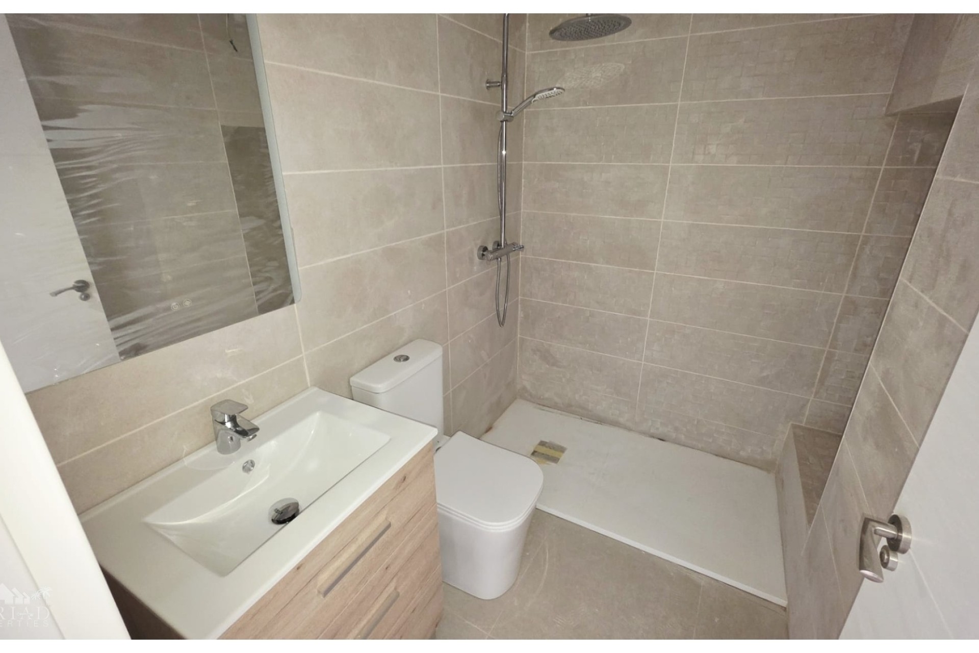 Resale - Townhouse -
Pinoso - Pinoso Alicante