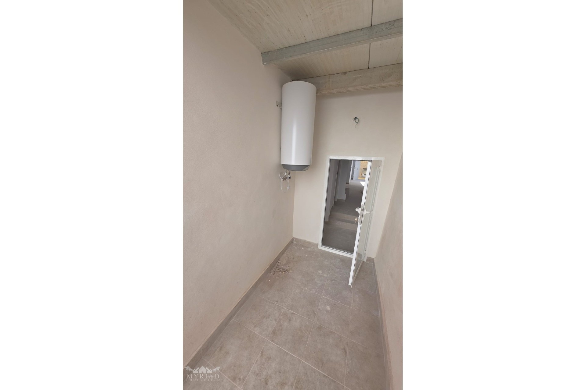 Resale - Townhouse -
Pinoso - Pinoso Alicante