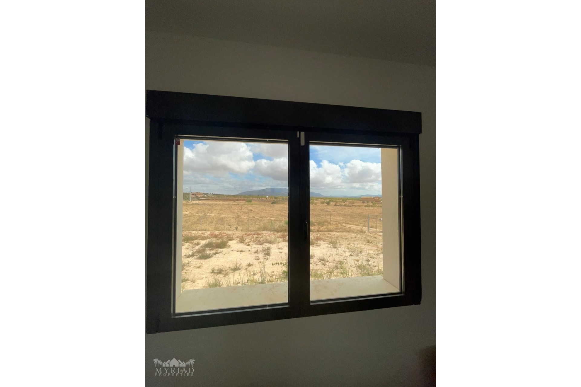 Resale - Townhouse -
Pinoso - Pinoso Alicante