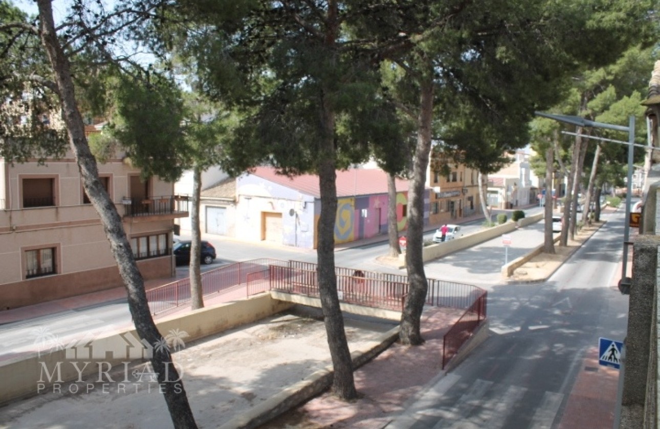 Resale - Townhouse -
Pinoso