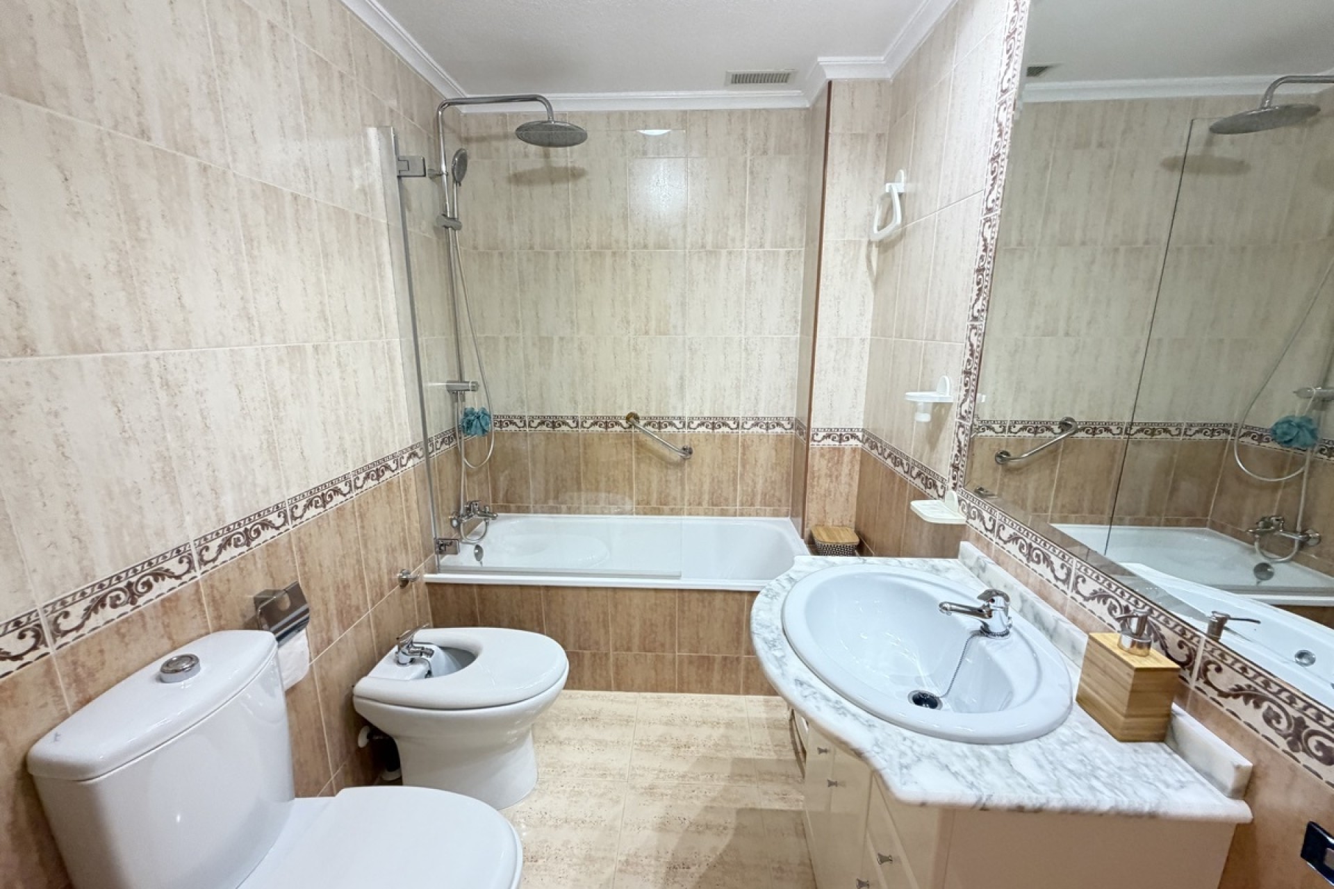Resale - Townhouse -
Playa Flamenca