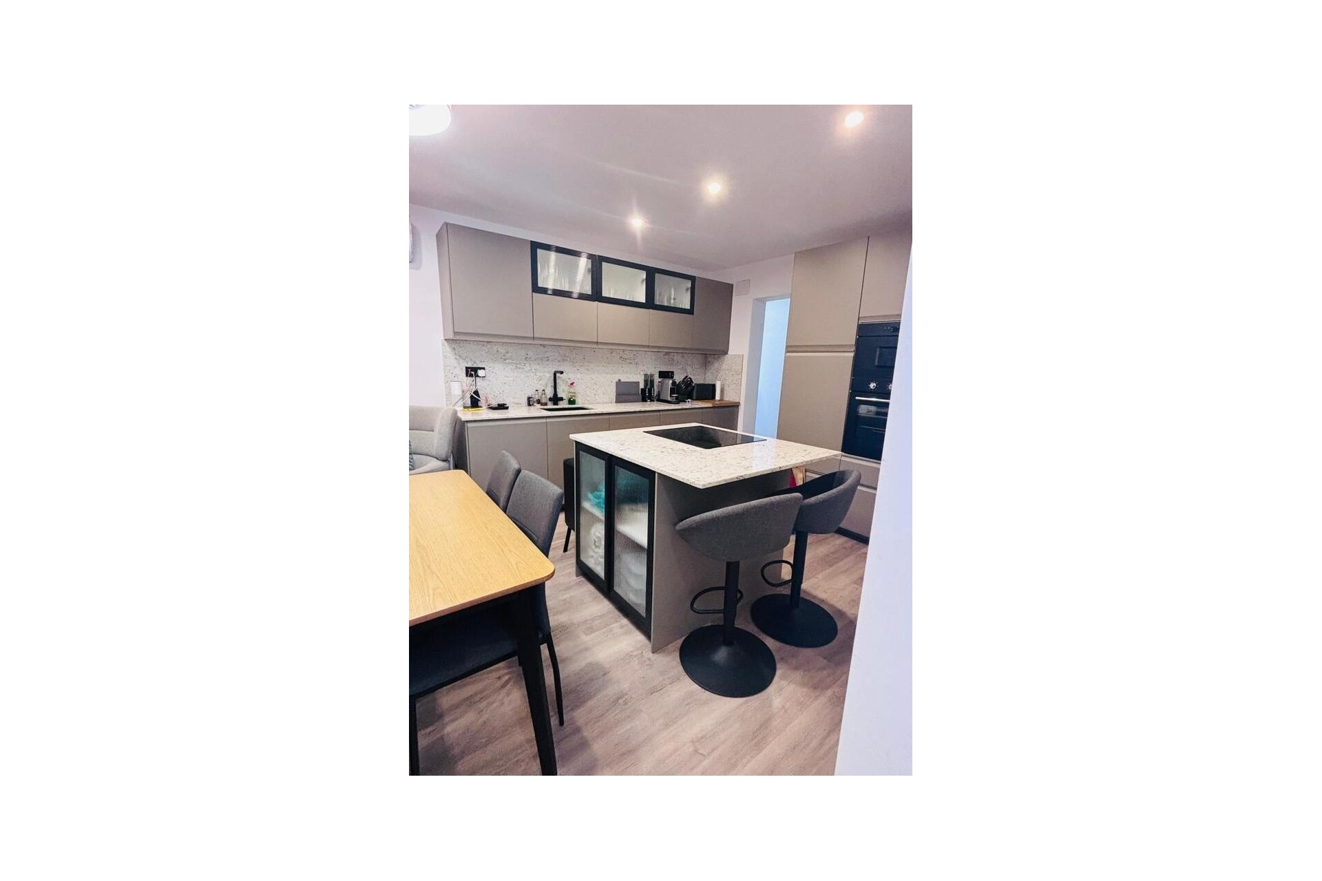 Resale - Townhouse -
San Miguel de Salinas - Inland