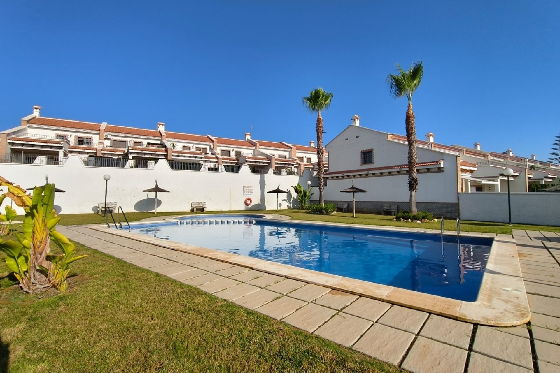 Resale - Townhouse -
San Miguel de Salinas