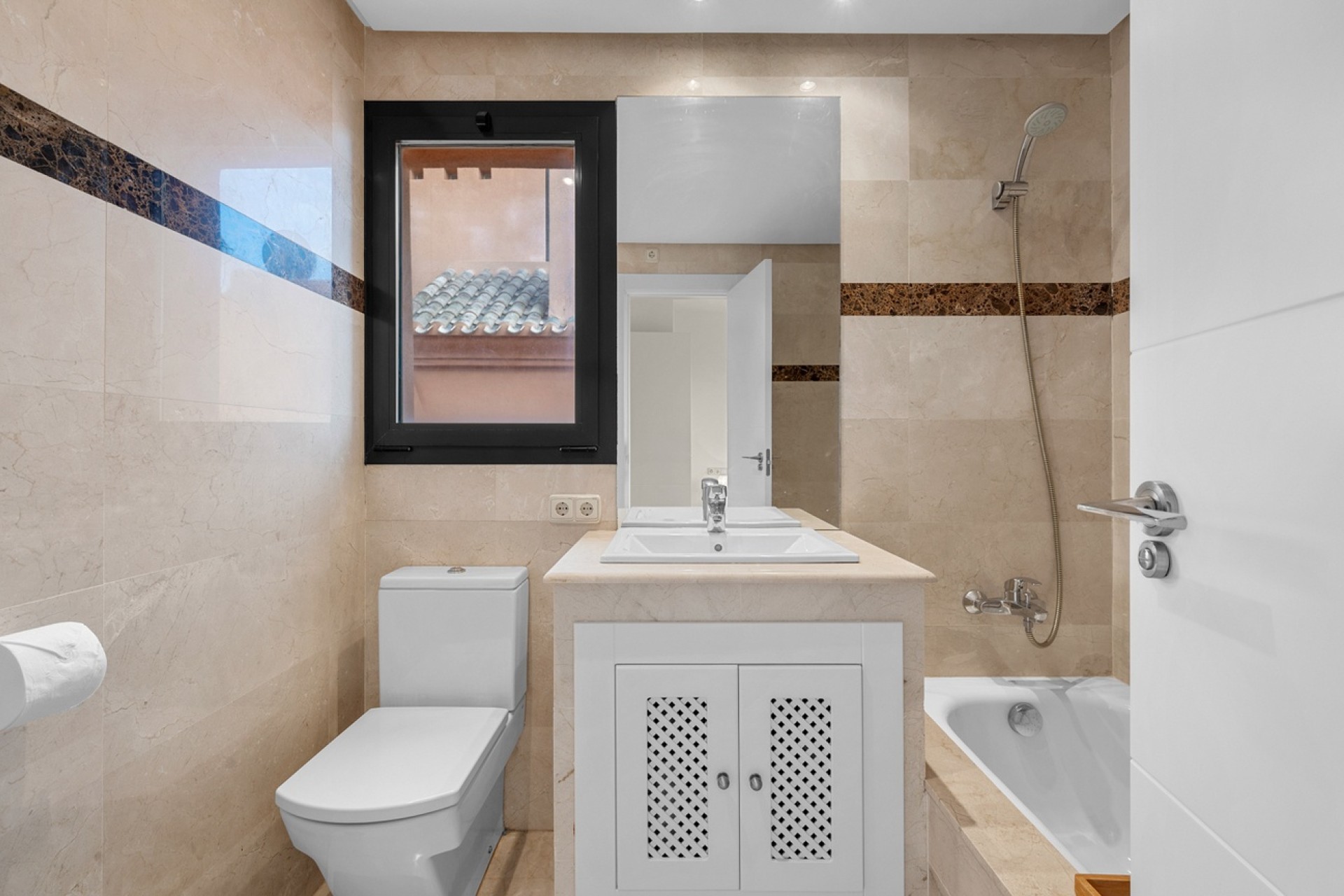 Resale - Townhouse -
San Miguel de Salinas