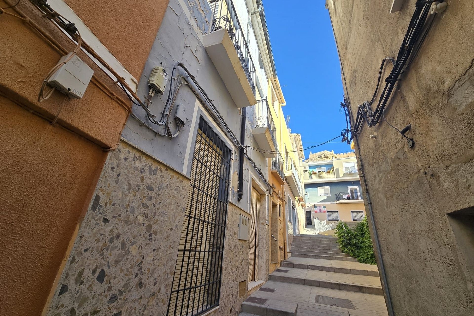 Resale - Townhouse -
Sax