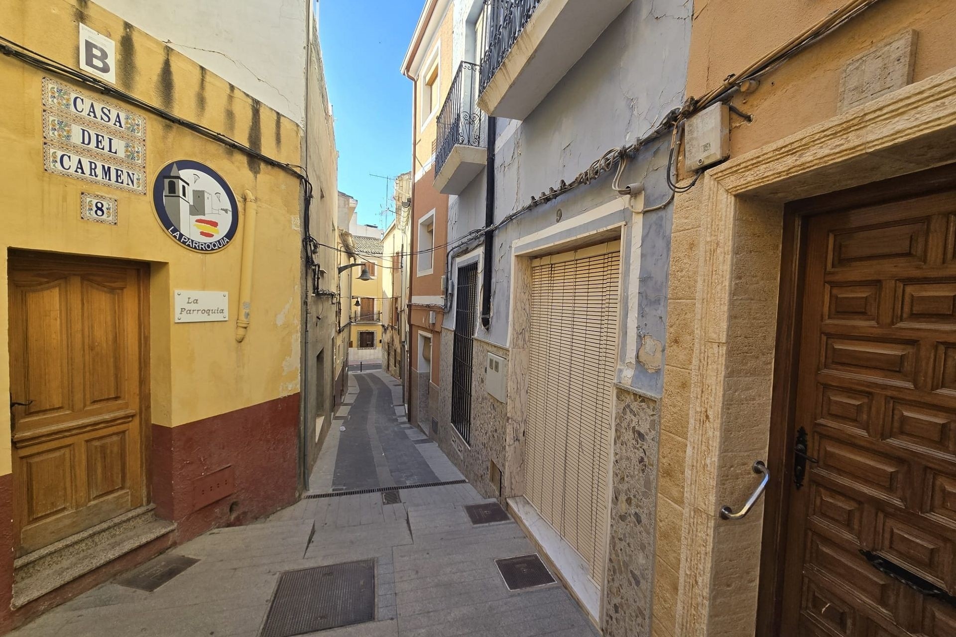 Resale - Townhouse -
Sax