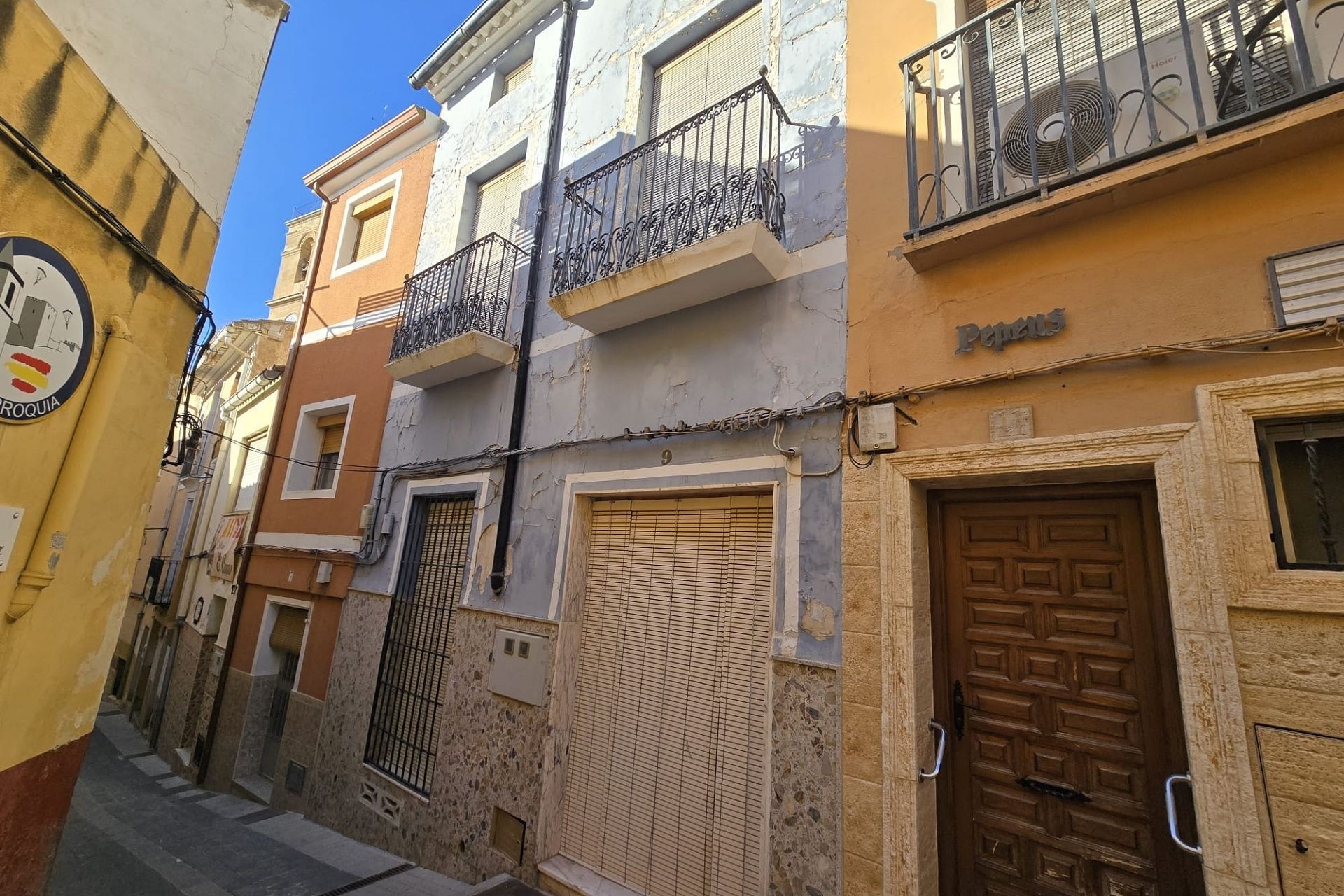 Resale - Townhouse -
Sax