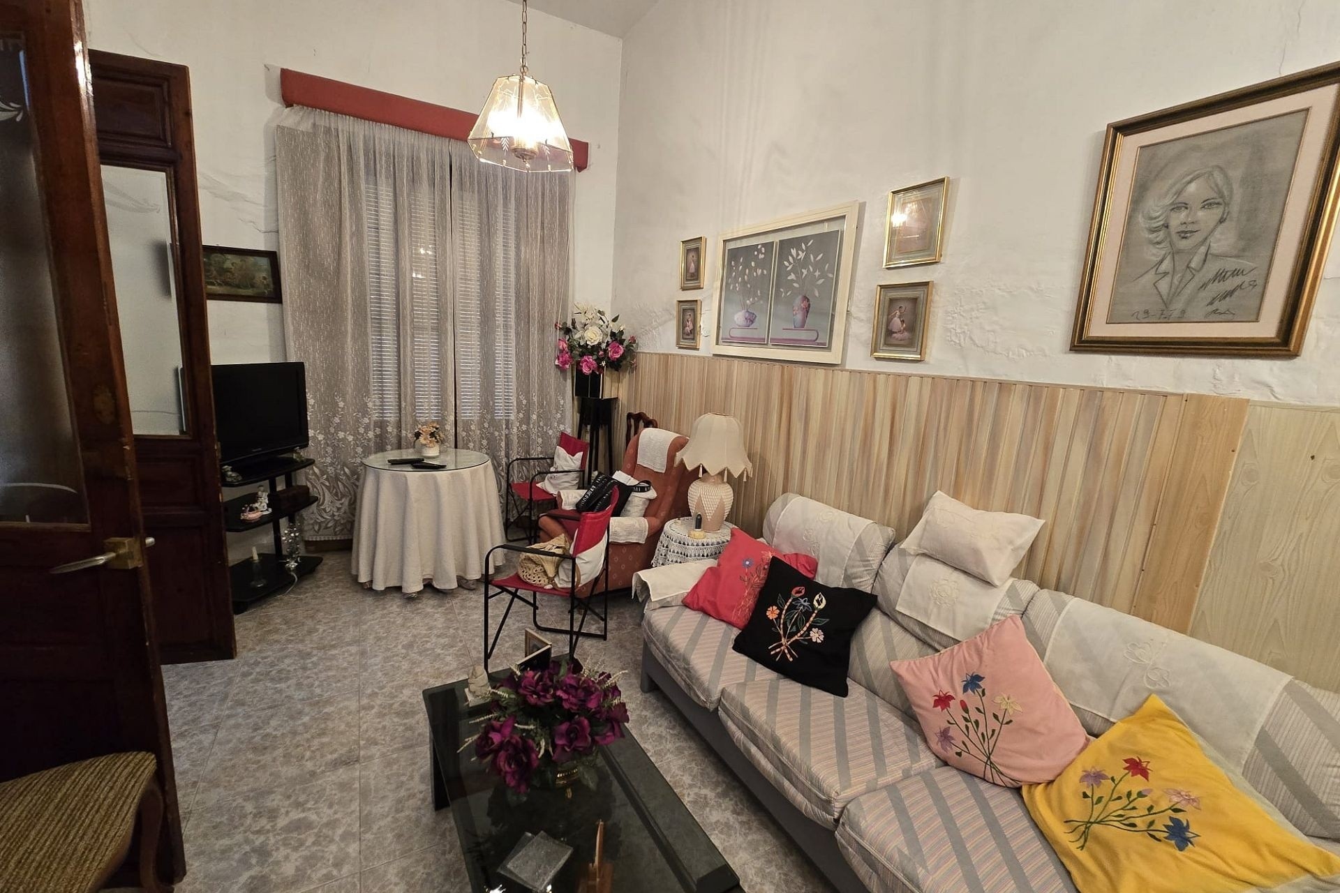Resale - Townhouse -
Sax