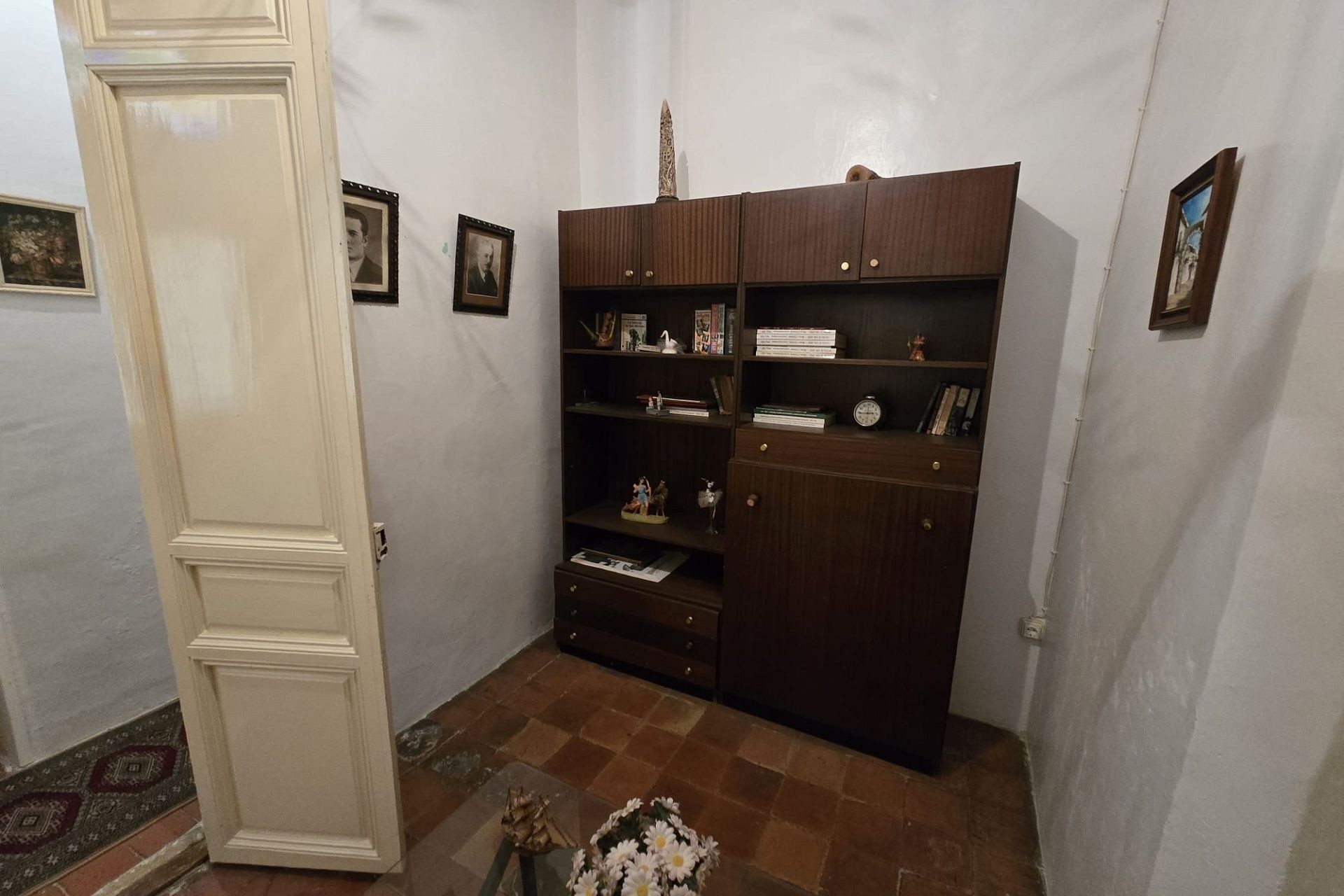 Resale - Townhouse -
Sax