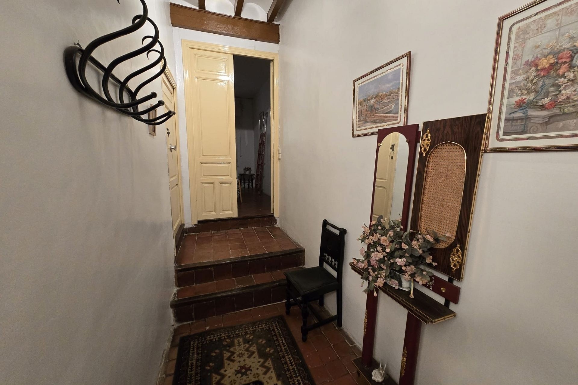 Resale - Townhouse -
Sax