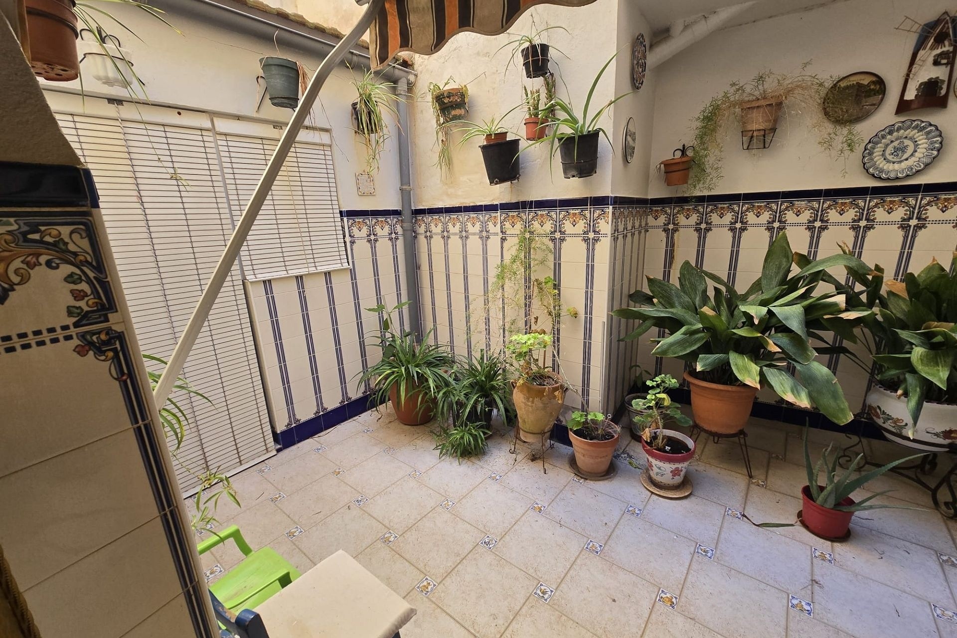 Resale - Townhouse -
Sax