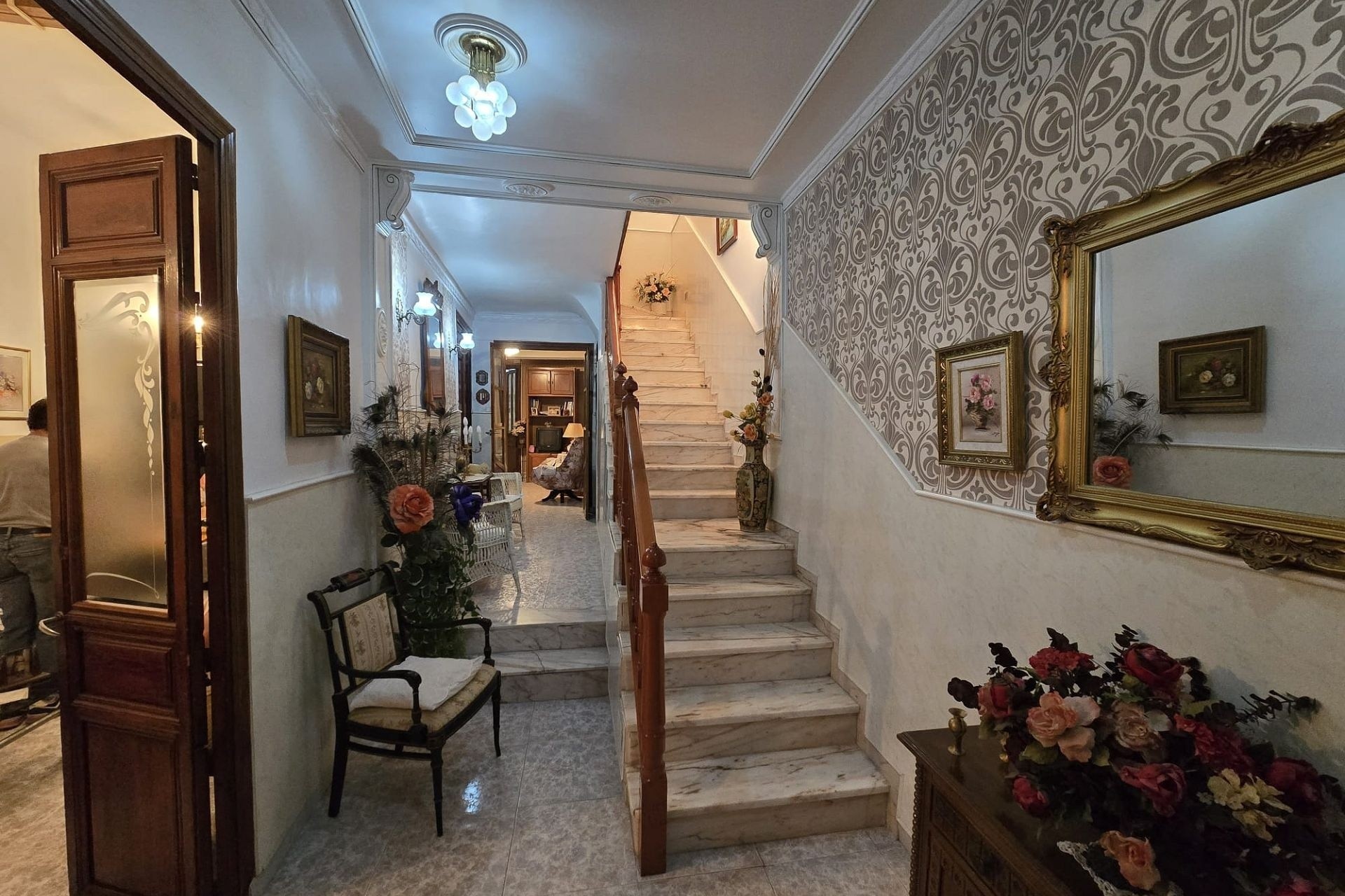 Resale - Townhouse -
Sax